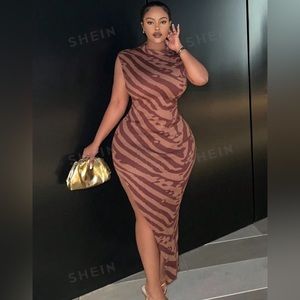 SHEIN Slayr Women's Plus Size Full Printed High Split Knit S weater Dress